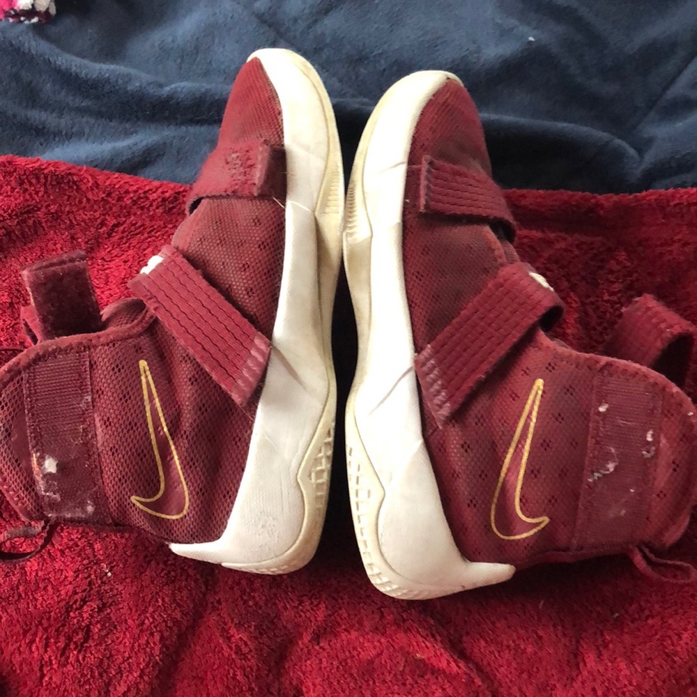 Lebron soldier 10 size 3y in preschool sizes